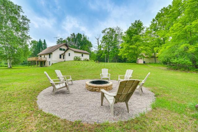 Remote & Peaceful Getaway w/ Games in Eckerman