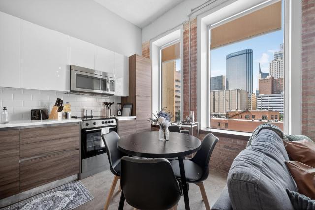 Prime Downtown Dallas | Pool + Theater + Game Room