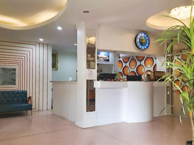 Happy 2 Hotel Patunam