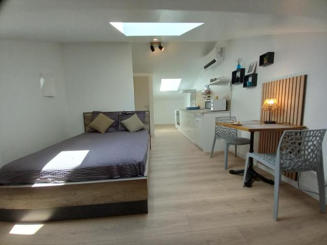 Studio Climatisé avec Tv et wifi