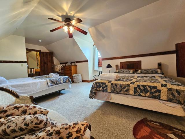 King Bed Farmhouse Valley Views