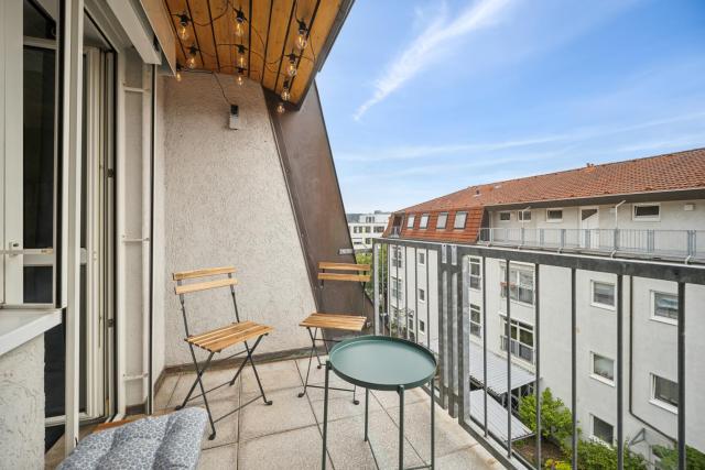 JuMar - 2-BR Apartment - ruhig - Balkon top Ausblick - Aufzug - Parkplatz - Elbnah zur sächsischen Schweiz