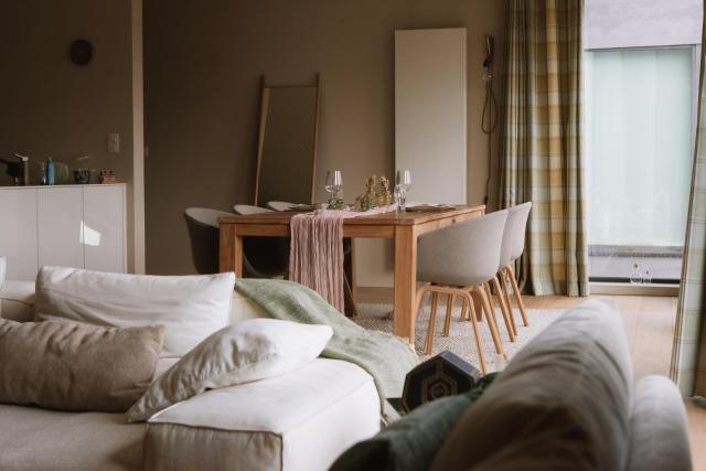 La Petite Foret Contemporary Apartment in Halle