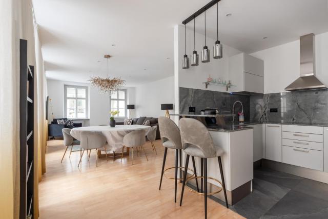 Luxuriöses Apartment mitten im Zentrum in Ruhelage mit AC