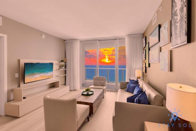 Insane Ocean View Balcony - Beachfront Condo - Pool