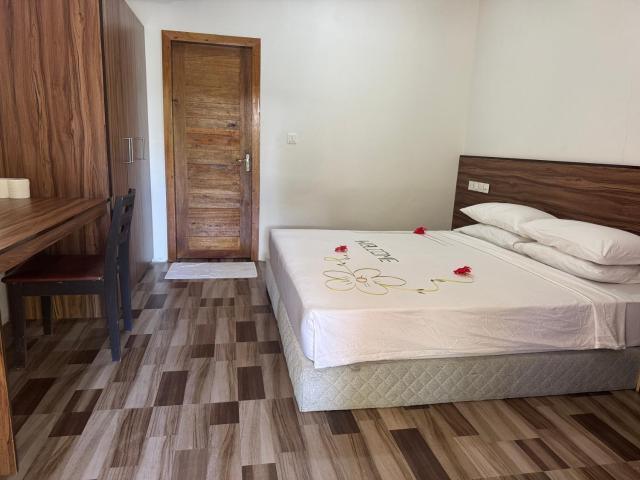 Mandhoo Inn