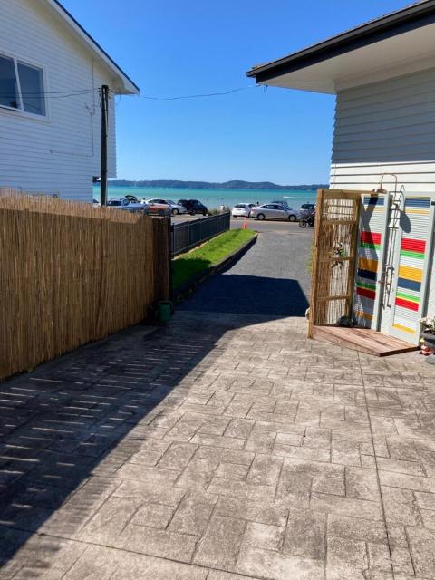Maraetai Beachfront bliss one bedroom apartment