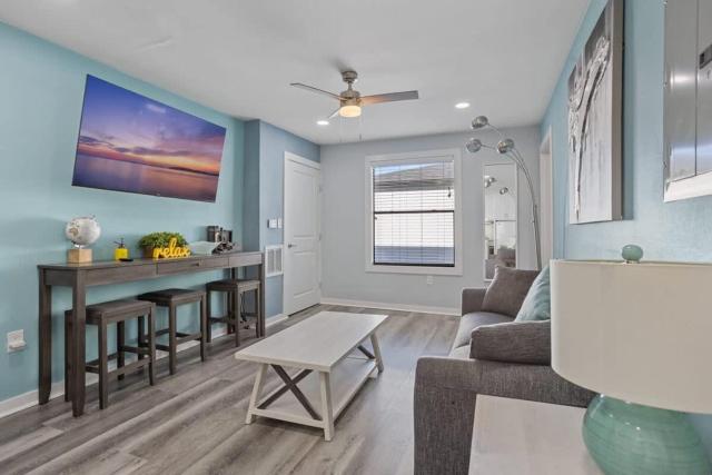 6BR for 18 3 Apts Queens Fulls Central