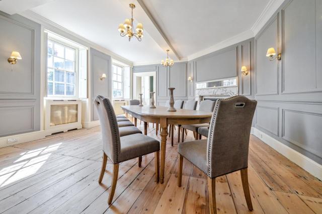 6 Angel Hill, Bury st Edmunds