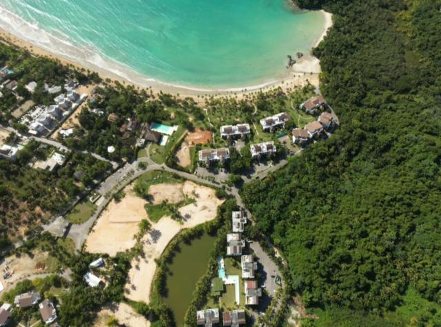Beachside Studio with Pool, Steps to Playa Bonita