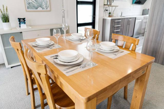 Merivale comfy 2 beds with free parking