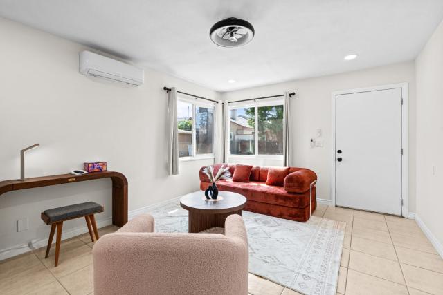 20 percent OFF Fully Furnished 2BR in Prime Tustin