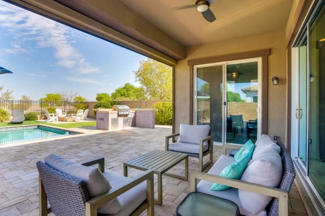 6 Mi to Luke AFB: Oasis w/ Private Pool