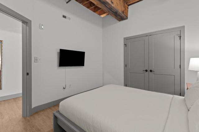 Brick & Bed Riverfront Lofts, G 301