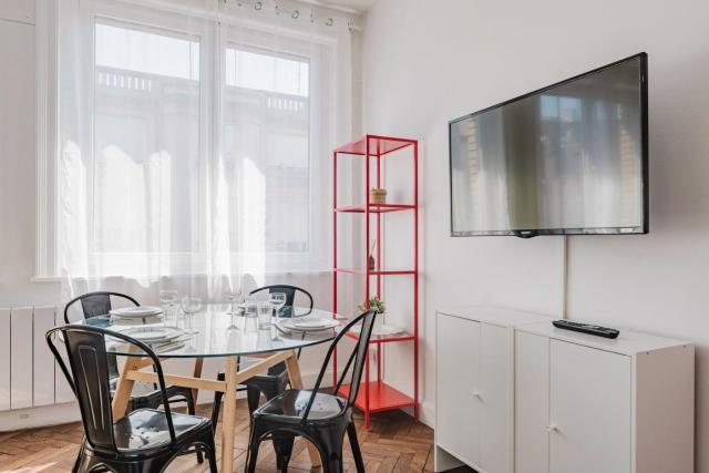Appartement 2 chambres avec parking, proche métro