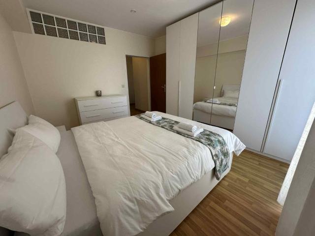 Rooftop 1 bed sleeps 4