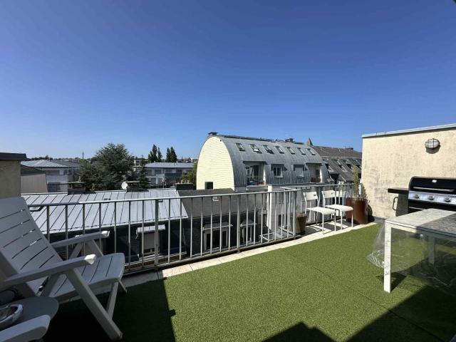 Rooftop 1 bed sleeps 4
