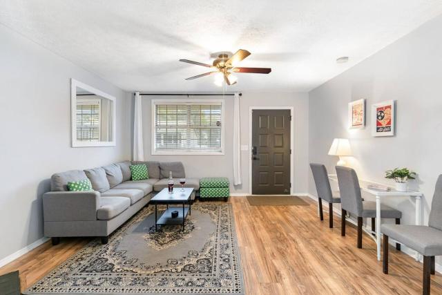 Freshly Renovated - Minutes from Downtown & BNA