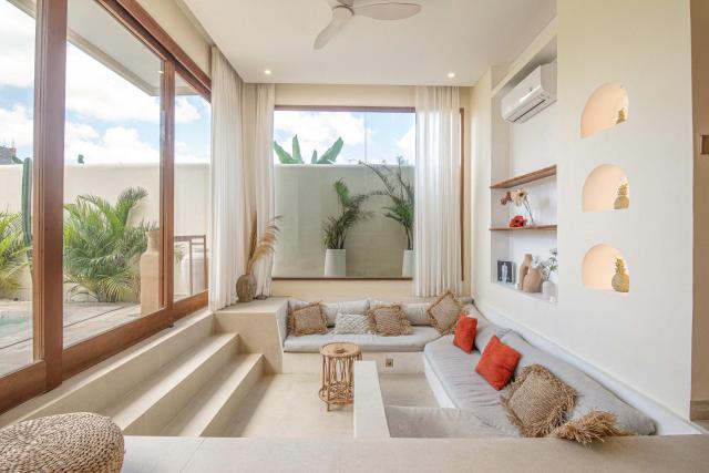 4BR Tropical Retreat with Private Pool near Canggu