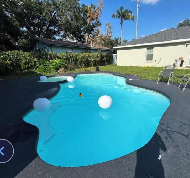3 Bed 2 Bath Sleeps 6 Pool Retreat in Eustis, FL!!!