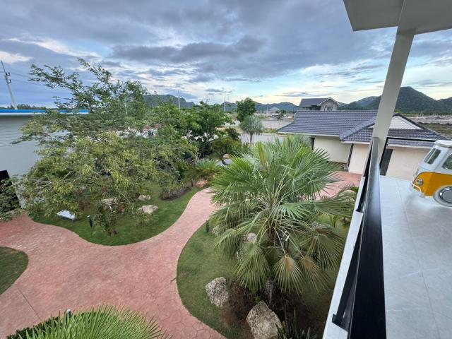 Baan Sam Roi Yot Mountain View Pool Villa