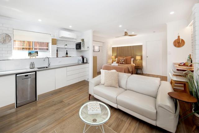 Comfortable & Convenient Coastal Studio