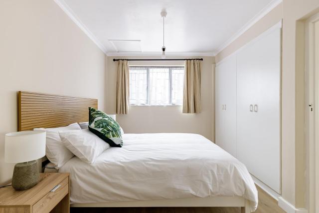 1 Bed 3 Min Walk to Beach With Private BBQ and Parking
