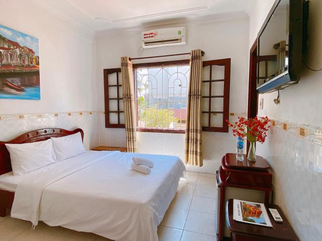 DK's Backpacker Hotel