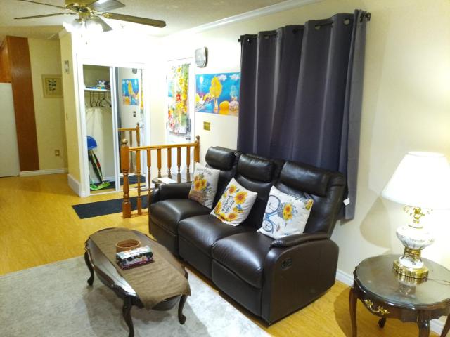 Cozy Red Deer Suite for 3