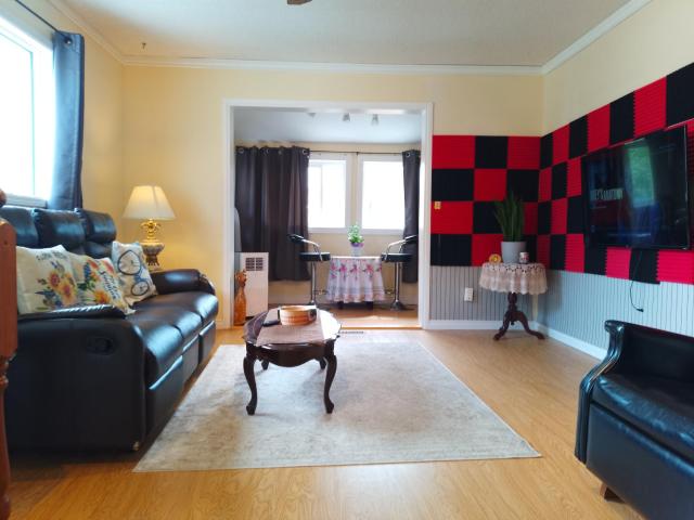 Cozy Red Deer Suite for 3