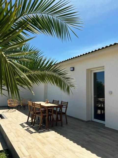 Logement avec piscine privée