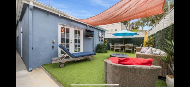 Chic Venice Beach Bungalow Steps from the Canals & Beach