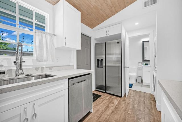 Stylish 4B 3B with Jacuzzi near Wynwood and Beaches