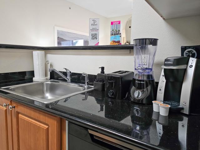 2BR 2BA Grand Duo Suite Sleeps 8 Near Universal and I Drive