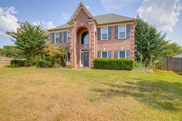 Residential Cul-De-Sac: Suburban Memphis Hideaway!