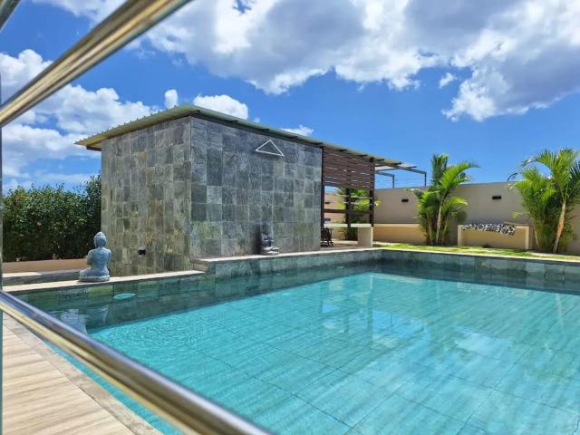 Harmonious Villa in Flic-en-Flac with Private Pool