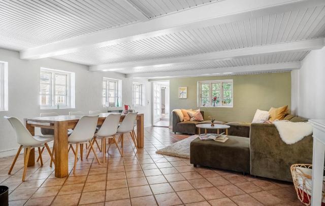 Beautiful Home In Juelsminde With Sauna