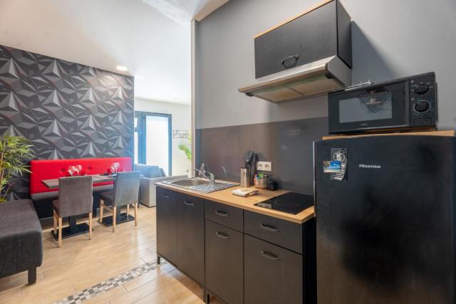 Angoulême, cosy T2 centre ville , TV , WIFI , 4 pers , moderne , parking