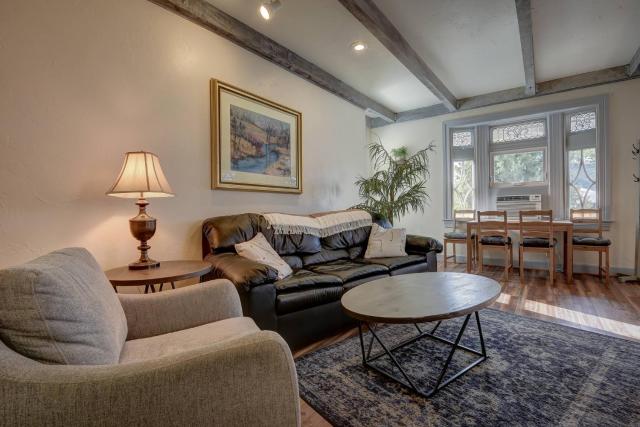 Palmer suite, 1 BR downtown/CC