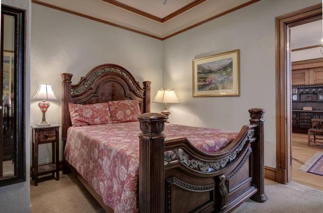 Golden Suite, 1BR, downtown/CC