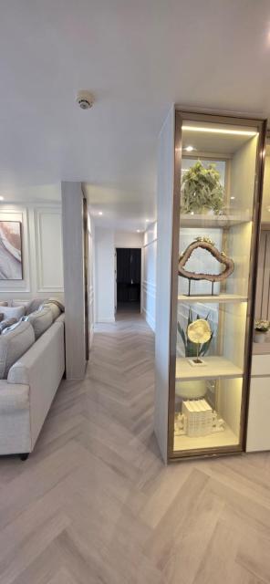 Luxury Condo City Living R3