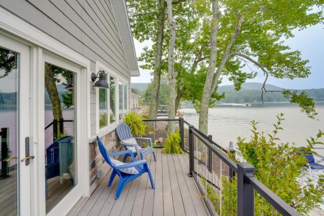 Ultimate Crooked Lake Getaway: Swim, Kayak & Relax