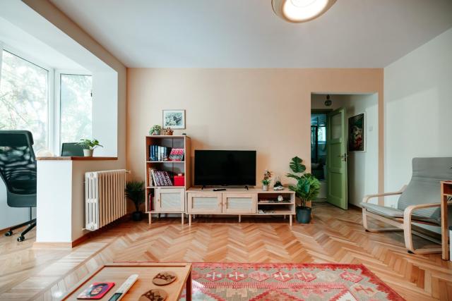 Stylish Central Amzei Apartment
