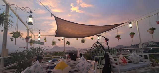 Raahi Backpacker's Hostel- Lake View