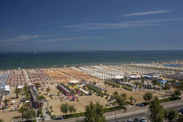 Casa a Rimini a 100 mt dal mare due camere e due bagni cucina e salotto