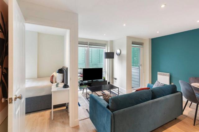 Sleek and Modern 2-BR 1 mile to Borough Market