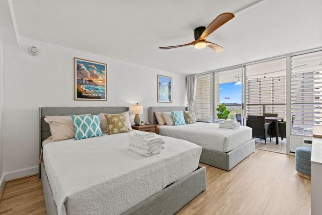 NEW Studio with 2 Queen Beds in Waikiki