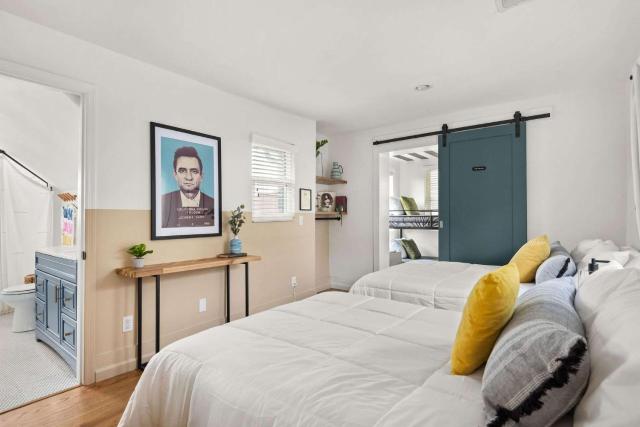 Dolly Johnny Willie Inspired Home 5 min from