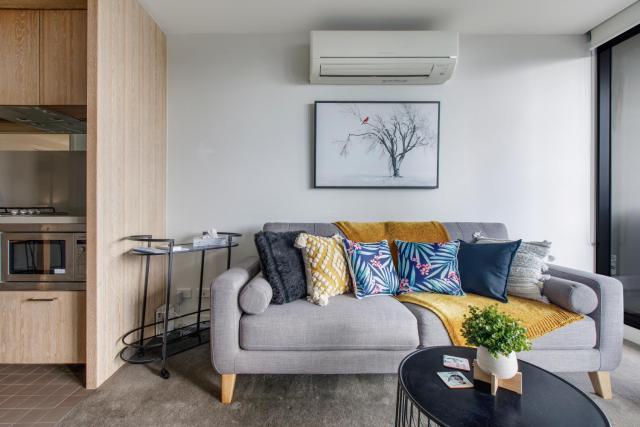 Modern Nomads South Yarra Tranquil 2BR with Balcony Near Station