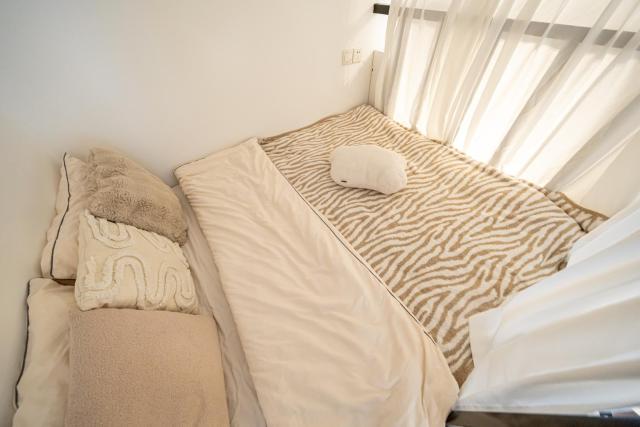 Shanghai Hills& Well-time Nanyang Charm BnB close to West Nanjing Rd and line 2 Jing'an Temple